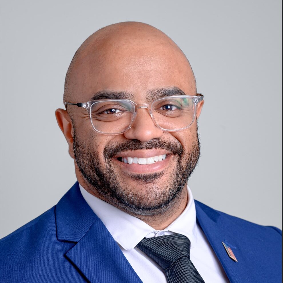 Vet Info - Tomas Canela
